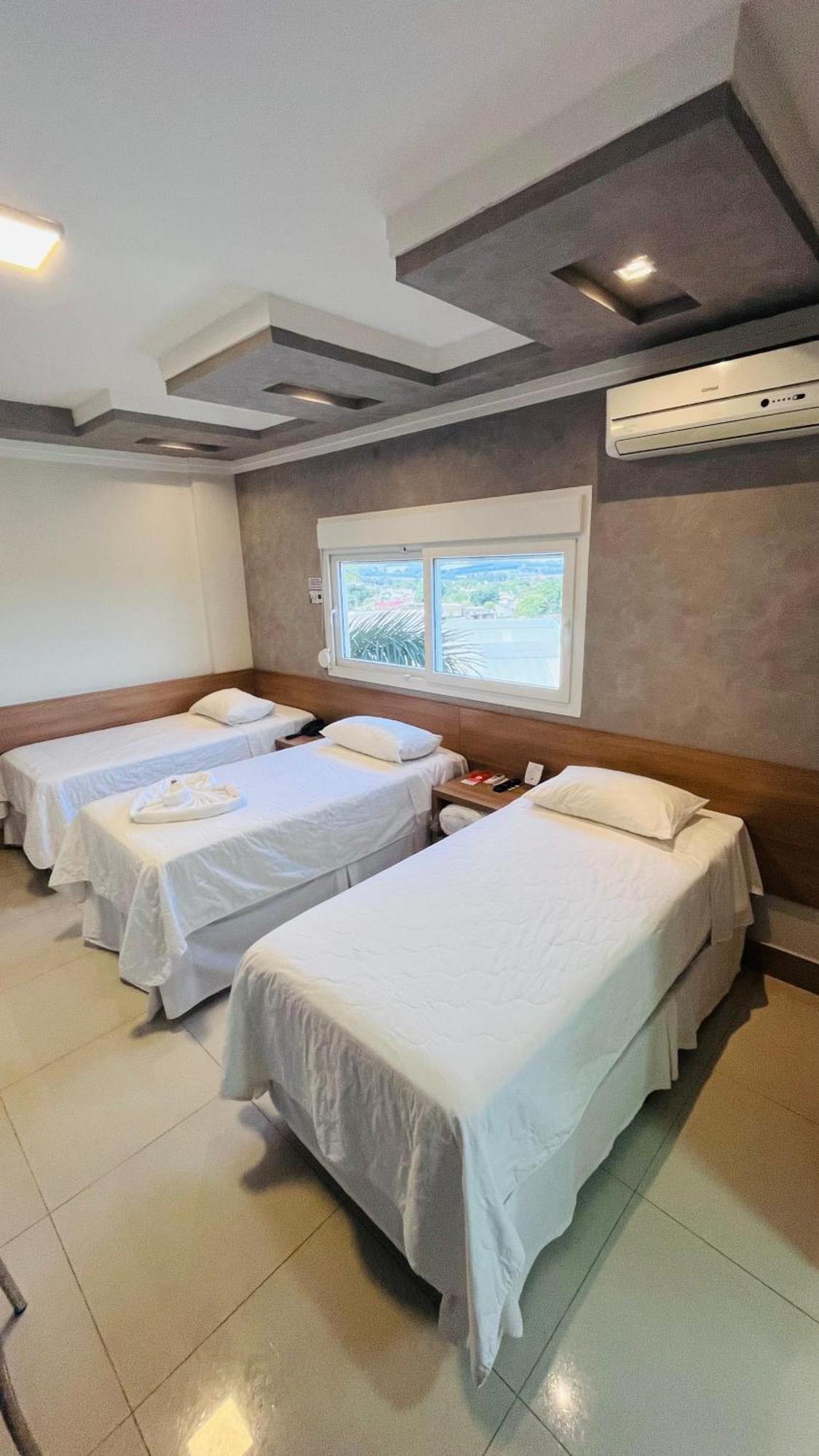 Shelton Palace 酒店